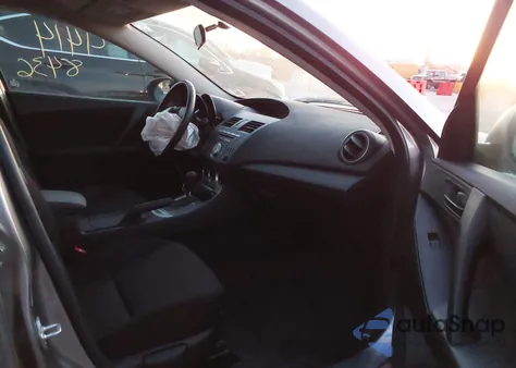 2010 Mazda Mazda3 I Sport z USA, uszkodzony, nr VIN JM1BL1SF3A1238377